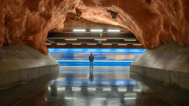 Metro-stanice u Švedskoj lièe na prave peæine (FOTO)